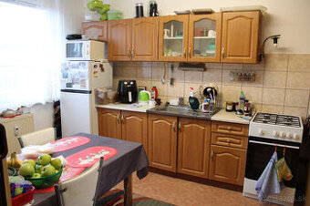 SPEKTRUM REALITY- Na Predaj 1-izbový byt, 31 m2, okres Priev