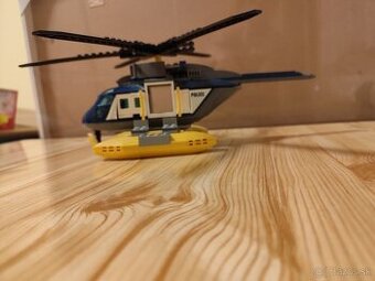 Lego vrtulnik policajný