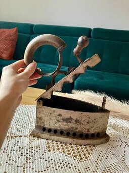 Starožitna žehlička