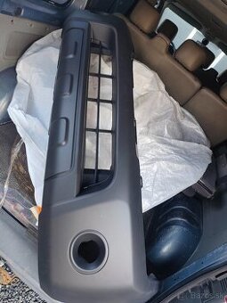 Predám predný nárazník Nissan Navara d40 patfinder