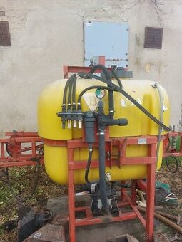 Neseny postrekovac 400l
