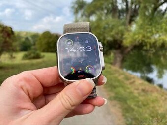 Apple Watch Ultra 2 krásny stav