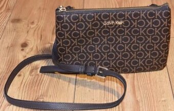 Crossbody kabelka Calvin Klein