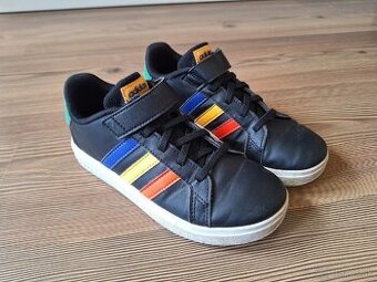 Adidas tenisky vel.32