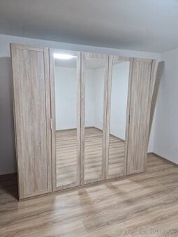 Šatníková skriňa 5-dverová so zrkadlami