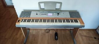 Digitalne piano YAMAHA DGX-620