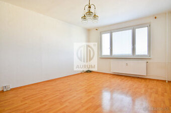 Družstevný 3-izbový byt so šatníkom a nádherným výhľadom