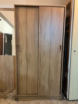 Predám skriňu s nadstavcom