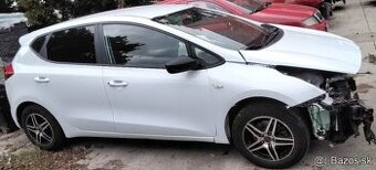 KIA CEED 1.4 2013 predám DVERE, HLAVA MOTOR G4FA,  KLUKA