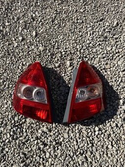 Predám zadné svetlo Nárazník Zámok dveri HONDA JAZZ 2005-