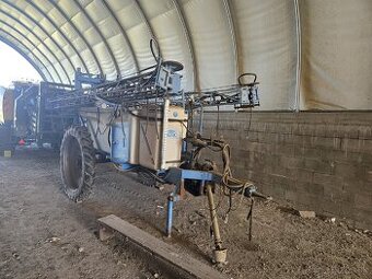 Aplikátor tekutých hnojiv - 1