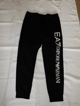 Krásne tepláky Armani