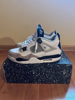 Air Jordan 4 Military black