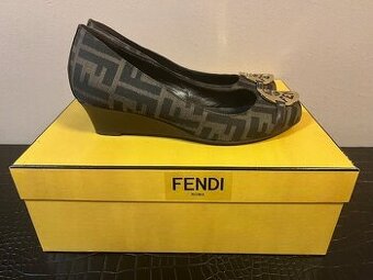 topánky Fendi