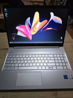 HP Pavilion 15s s i7 procesorom 12 generacie 16gb ram a 512g