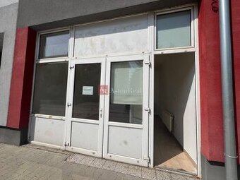 Na predaj obchodný priestor 38m2 v centre mesta Púchov- 1. m - 1