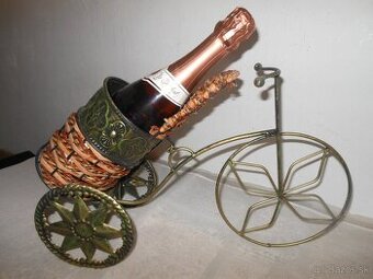 Originálny mosadzný stojan na fľašu