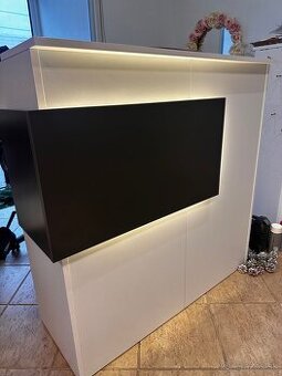 Recepcia/recepčný pult/stôl