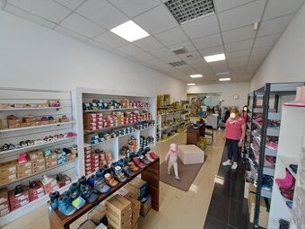 Prenájom obchodného - kancelárskeho priestoru s výmerou 62m2