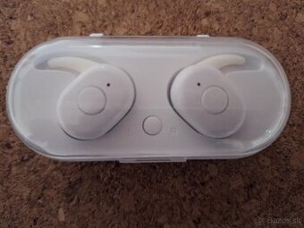 Bezdrôtové slúchadlá FREESTYLE + nabíjacia stanica