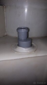 predam plastovú nadrz podobnu IBC kontajneru cena : 50€