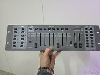 Predám ovládač Showtec SM 8/12 – DMX 
