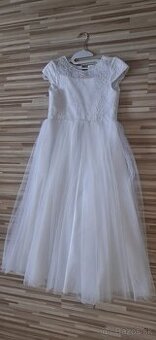 Šaty na prvè sväté primanie