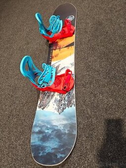 SNOWBOARD NEVER SUMMER SNOWTROOPER 157CM S NOVÝM VIAZANÍM