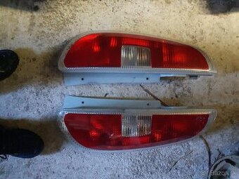 skoda roomster svetlo predne zadne
