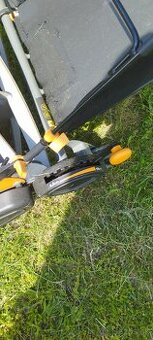 Vretenova kosacka Fiskars staysharp MAX