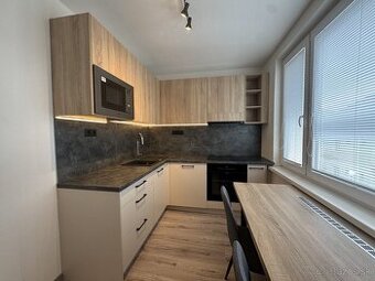 EXKLUZÍVNE Veľký 2-izbový byt po kompletnej rekonštrukcii na