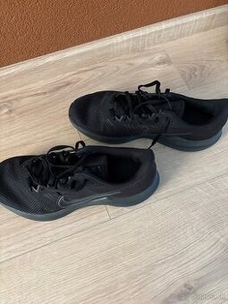 rezervovane - nike tenisky velkost 41 - 1