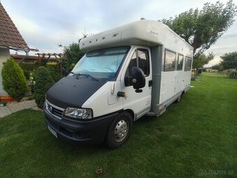 Predám autokaravan obytný polointegral Laika. Ecovip 6.1