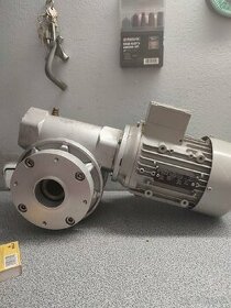 Elektromotor s prevodovkou - 1