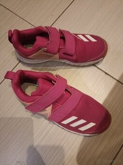 Adidas tenisky v.35