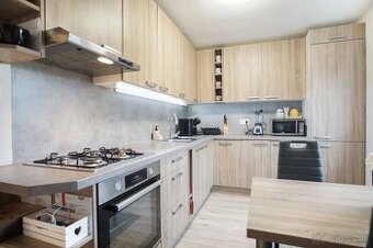 Tehlový 2-izbový byt v centre - Nové Zámky