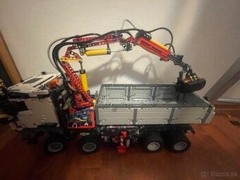 Lego TECHNIK nakladiak/ zeriav vo vybornom stave