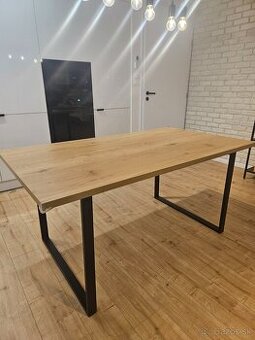 Jedálenský stôl AABENRAA 90x160 teplý dub/čierna