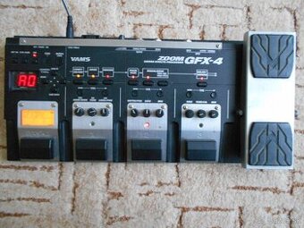 gitarový multiefekt