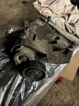 Napinák remeňa m54