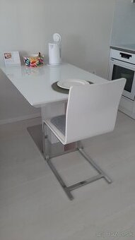 predam stol zo stolickou a stol pod tv