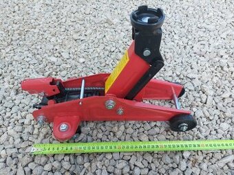 Predam novy hydraulicky zdvihak