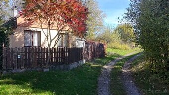 Chata v hornej časti Hronskej Dúbravy na predaj