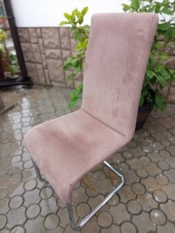 Predám stôl a stoličky