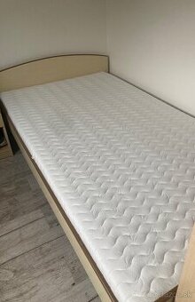 Predam postel s rocnou matracou
