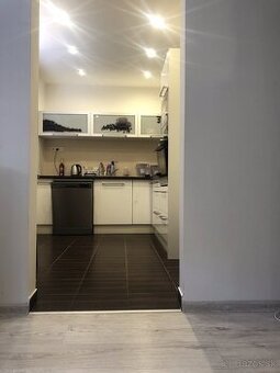 Prenájom kompletne zrekonštruovaného 3-izbového  bytu