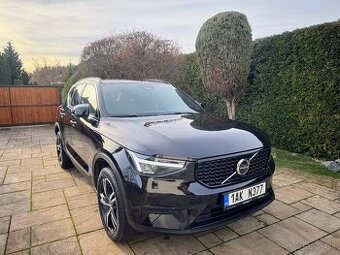Volvo XC40 9/2025 , 3690km , B3 AUT PLUS BLACK EDITION