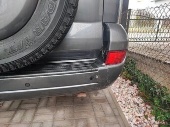 Kúpim zadný nárazník na Land Cruiser .