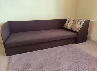 Posteľ s úložným priestorom