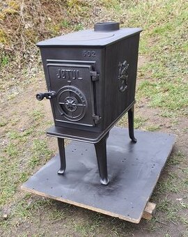 Liatinové kachle Jotul F 602 N čierný lak